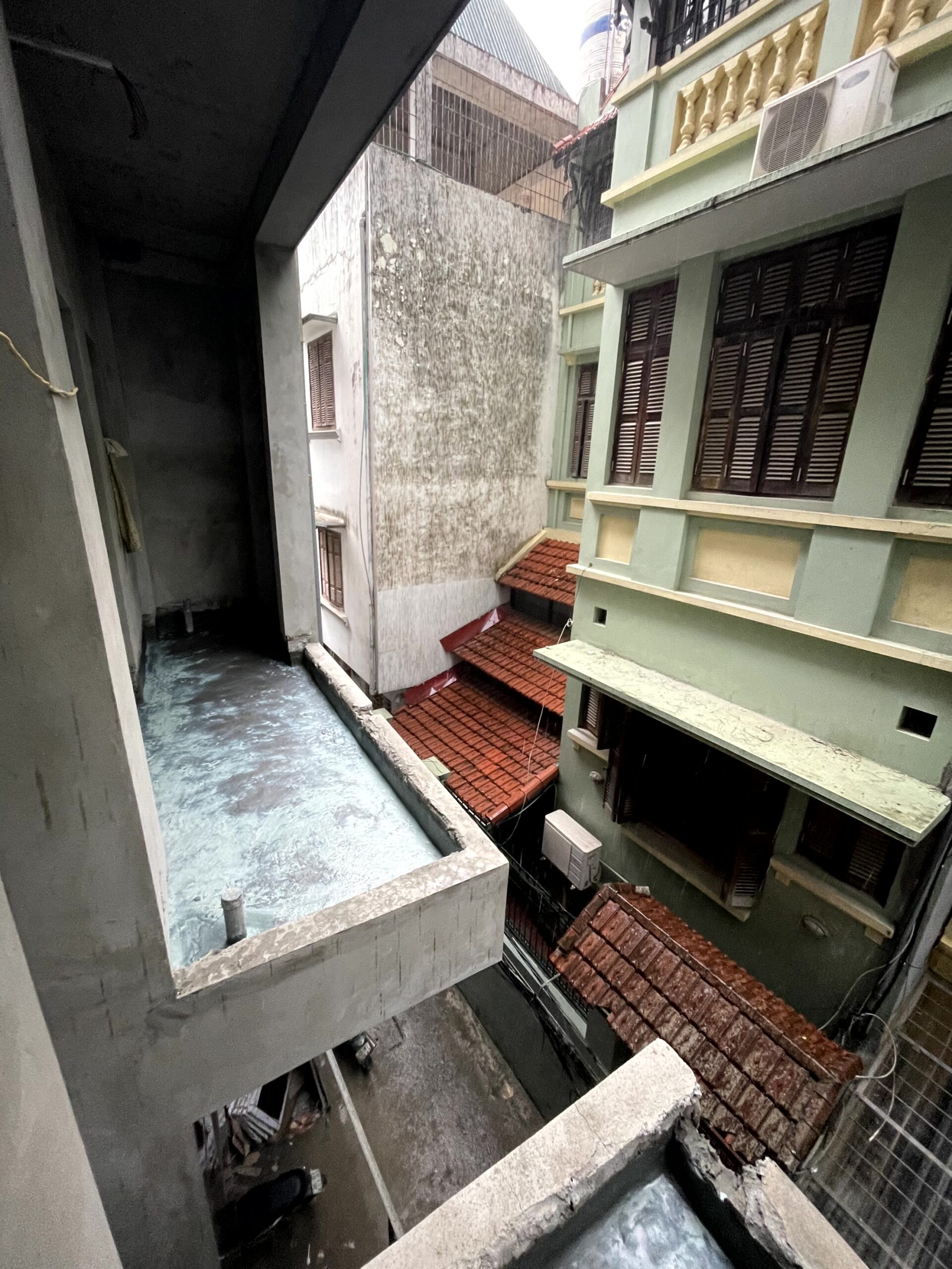 Thi công chống thấm ban công tại Đặng Văn Ngữ
