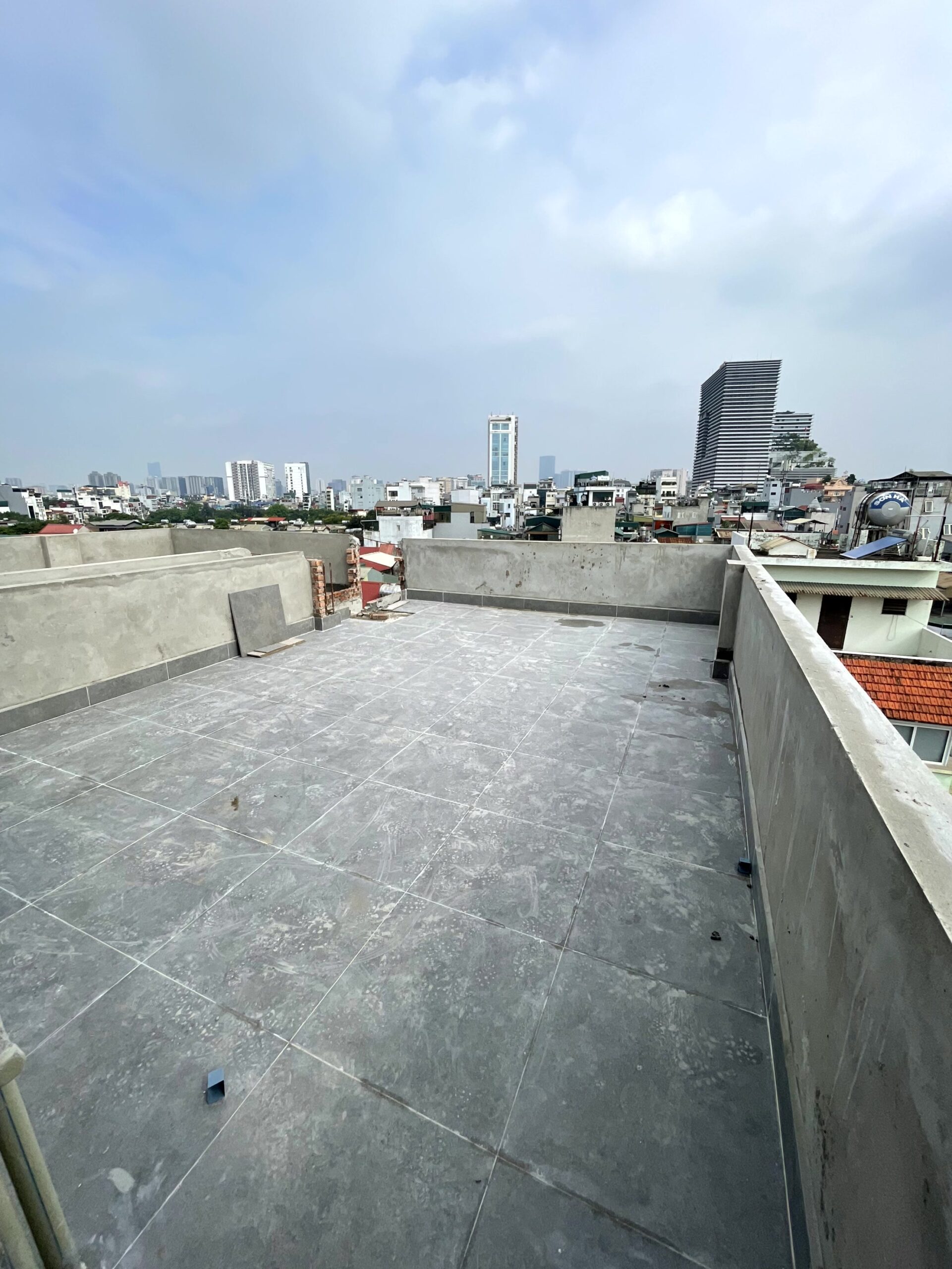 Sân thượng sau khi hoàn thiện lớp lát bảo vệ